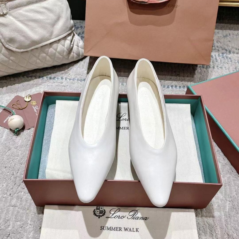 Other flat shoes